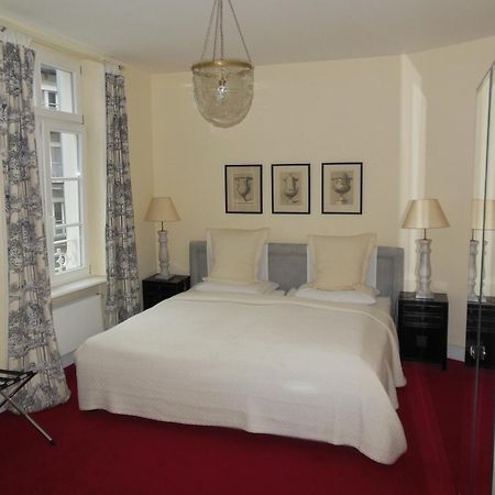 Dirazi Guesthouse & Apartments Gmbh Frankfurt am Main ภายนอก รูปภาพ