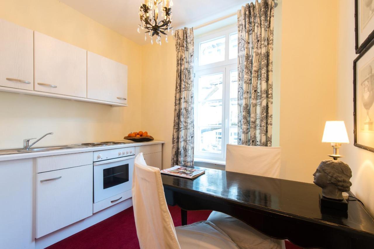 Dirazi Guesthouse & Apartments Gmbh Frankfurt am Main ภายนอก รูปภาพ