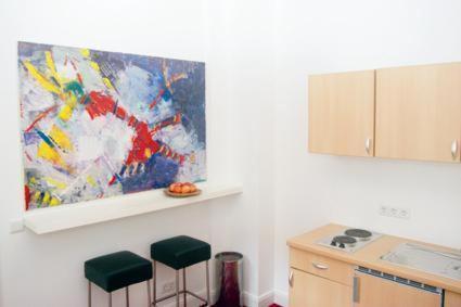 Dirazi Guesthouse & Apartments Gmbh Frankfurt am Main ภายนอก รูปภาพ