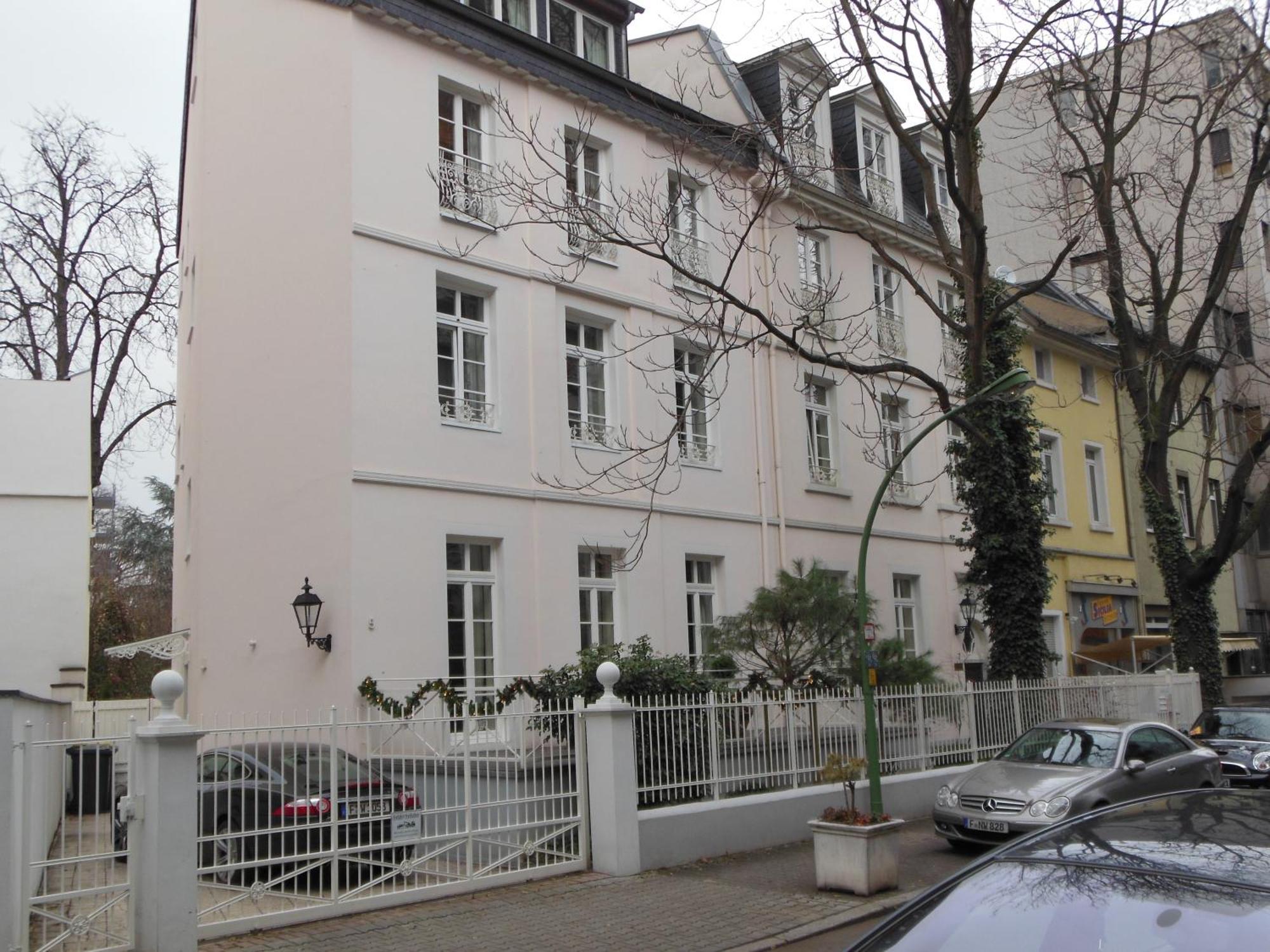 Dirazi Guesthouse & Apartments Gmbh Frankfurt am Main ภายนอก รูปภาพ