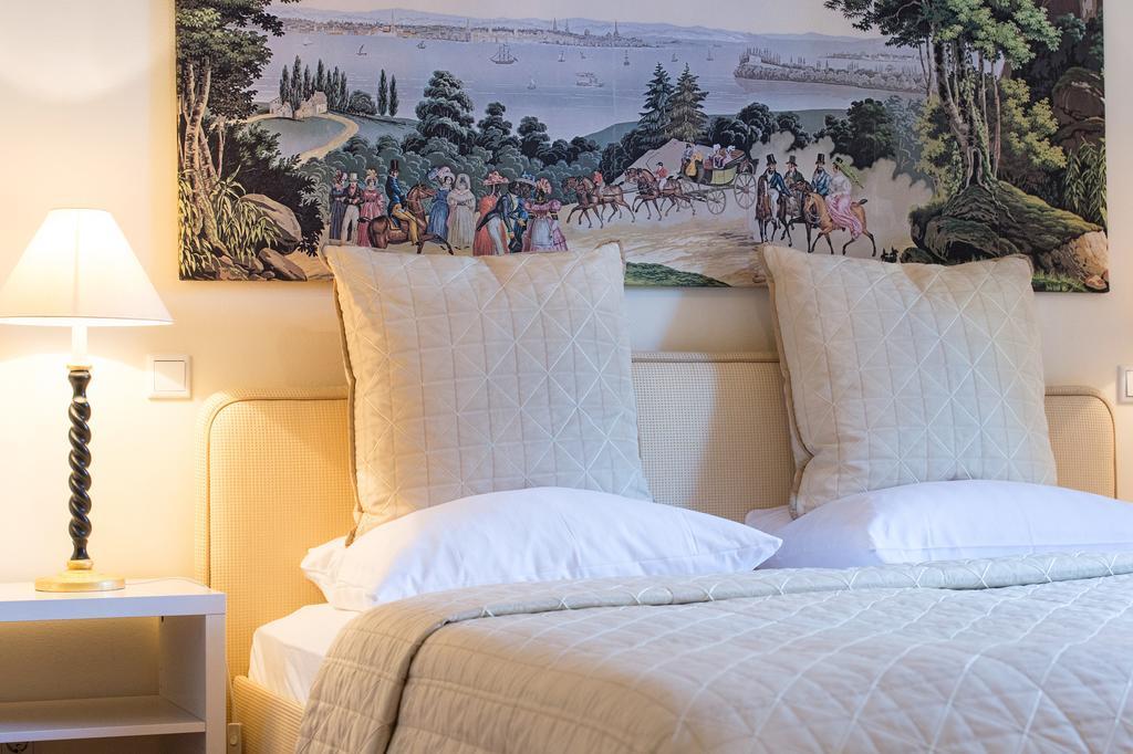 Dirazi Guesthouse & Apartments Gmbh Frankfurt am Main ภายนอก รูปภาพ