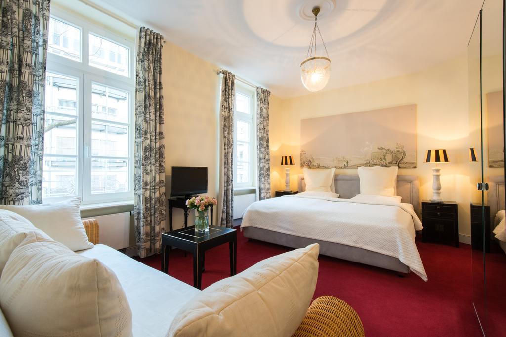 Dirazi Guesthouse & Apartments Gmbh Frankfurt am Main ภายนอก รูปภาพ