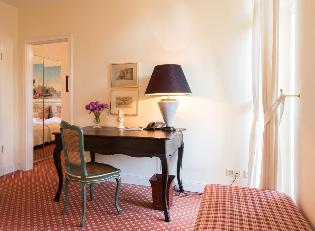 Dirazi Guesthouse & Apartments Gmbh Frankfurt am Main ภายนอก รูปภาพ