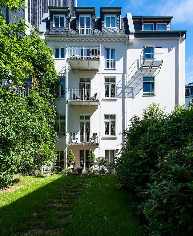 Dirazi Guesthouse & Apartments Gmbh Frankfurt am Main ภายนอก รูปภาพ